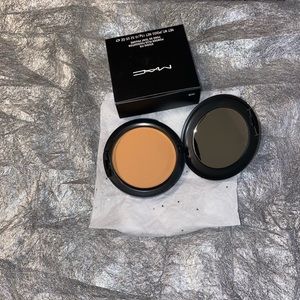 New NC42 Mac Studio Fix Powder Foundation 💜